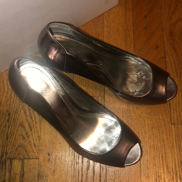 Style & Co Silver Peep-toe Pumps - Picture 2 of 3